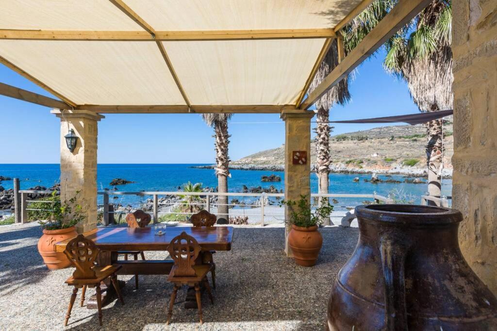 Villa Proto Helidoni - A Cozy Beachfront Villa Petres  Exterior photo