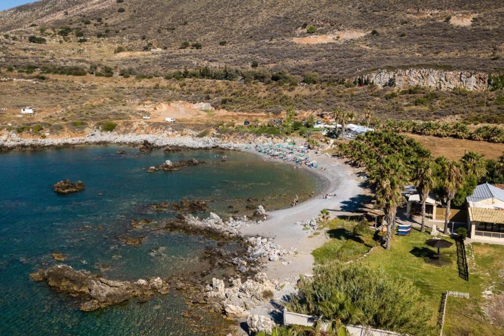 Villa Proto Helidoni - A Cozy Beachfront Villa Petres  Exterior photo