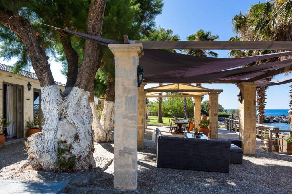 Villa Proto Helidoni - A Cozy Beachfront Villa Petres  Exterior photo
